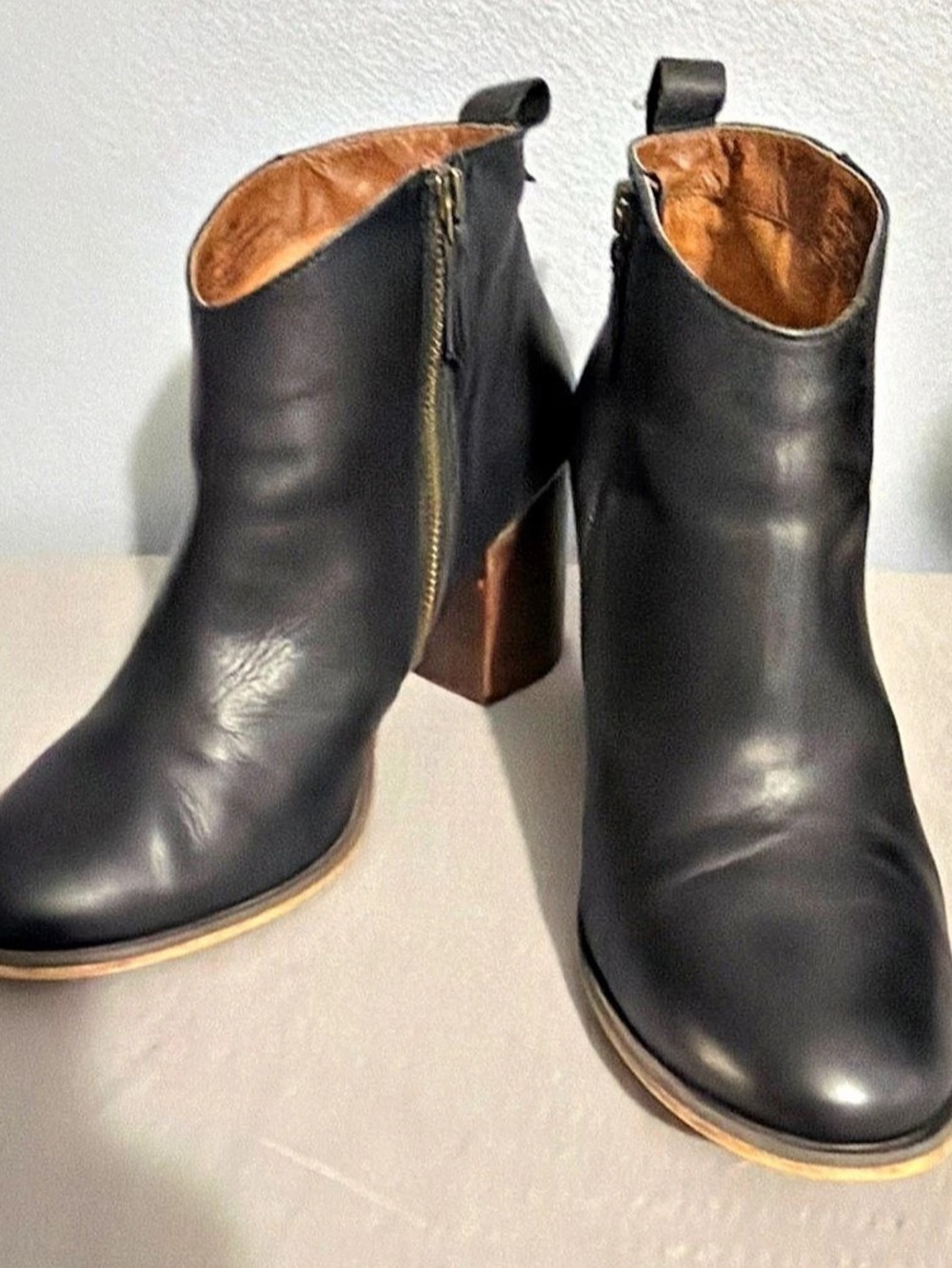 BP Lance Leather Block Heel Bootie. Black & Brown US 9M